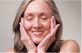 Allow serum to absorb into skin for 2–3 minutes.