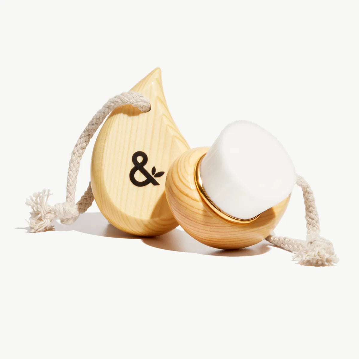 Ultra-Plush Cleansing Brush